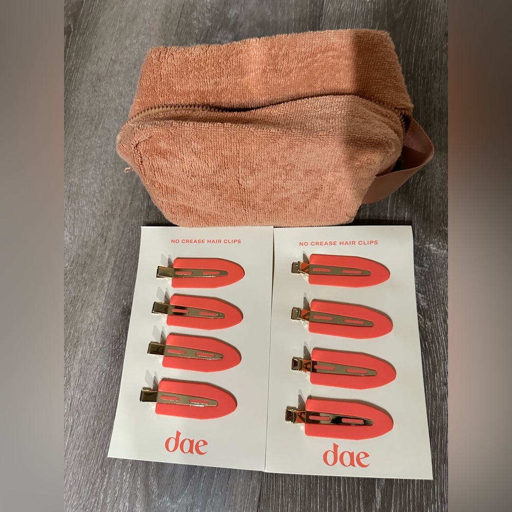 DAE Plush Terry Bag and XL Creaseless Clips